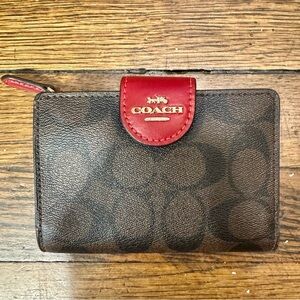 Coach Medium Corner Zip Wallet